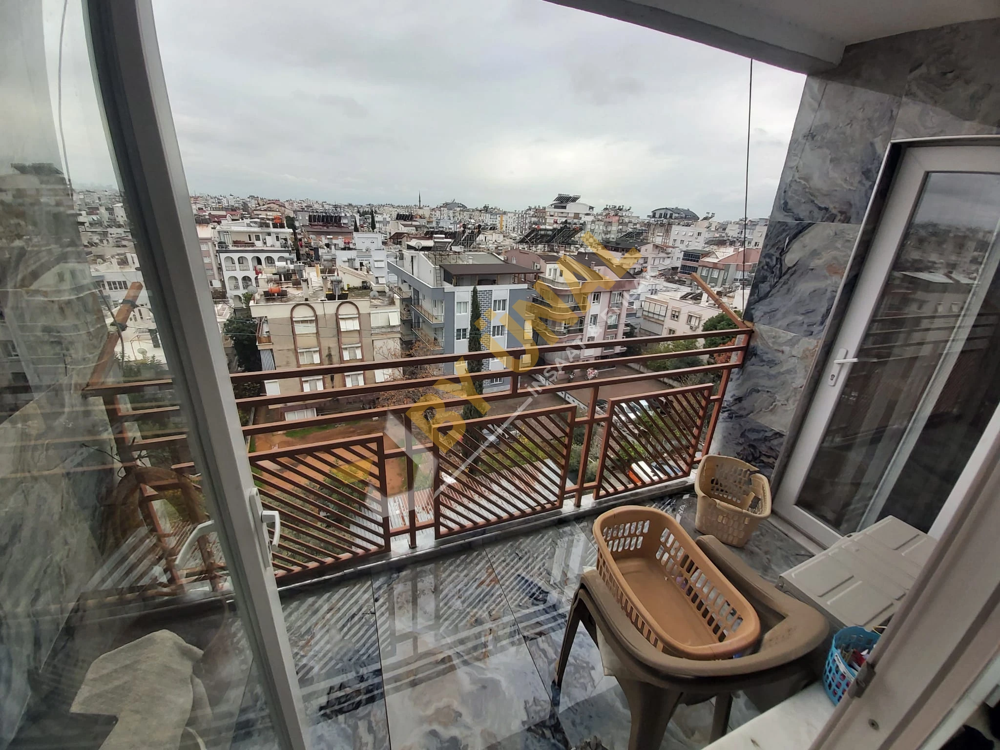 BY ÜNAL'DAN_YEŞİLTEPE'DE ASANSÖRLÜ DOĞALGAZLI CADDE ÜSTÜ _ 3+1 SATILIK EŞYALI MASRAFSIZ DAİRE