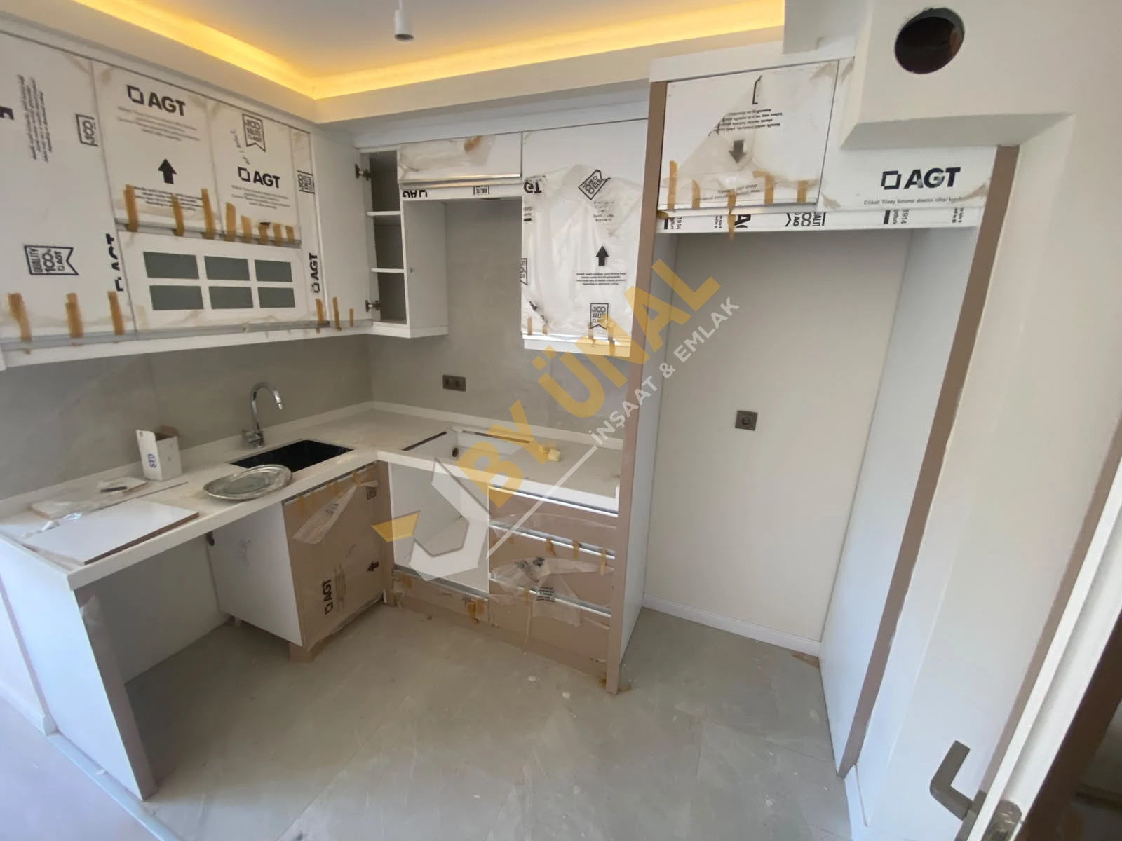 BY ÜNAL'DAN_ESENTEPE'DE ASANSÖRLÜ DOĞALGAZLI SATILIK 2+1 SIFIR DAİRE