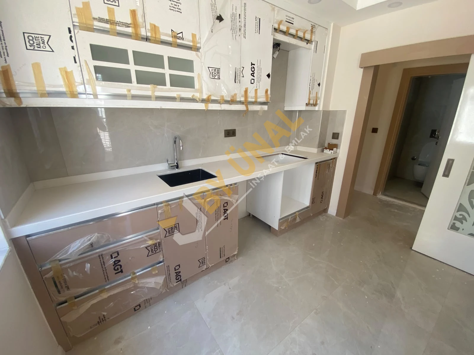 BY ÜNAL'DAN_ESENTEPE'DE KATTA ASANSÖRLÜ DOĞALGAZLI SATILIK SIFIR 2+1 DAİRE