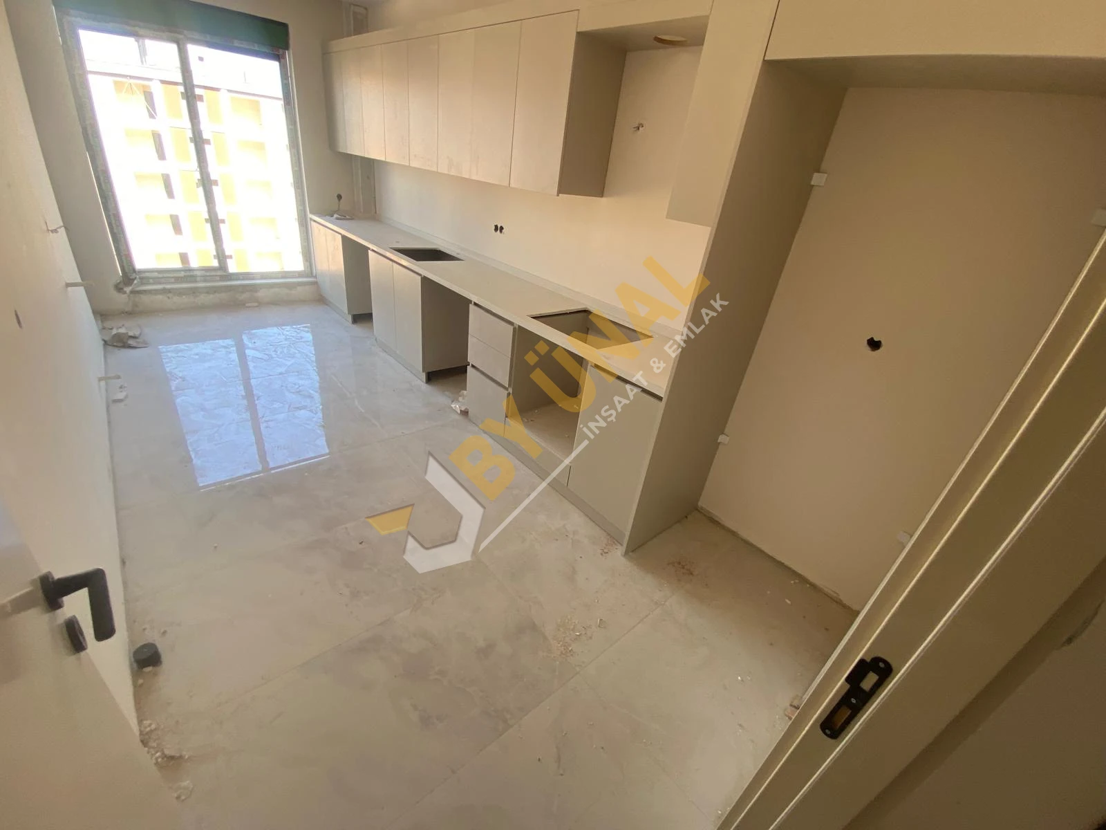 BY ÜNAL'DAN _FEVZİ ÇAKMAK'DA KATTA ASANSÖRLÜ SATILIK 2+1 SIFIR DAİRE